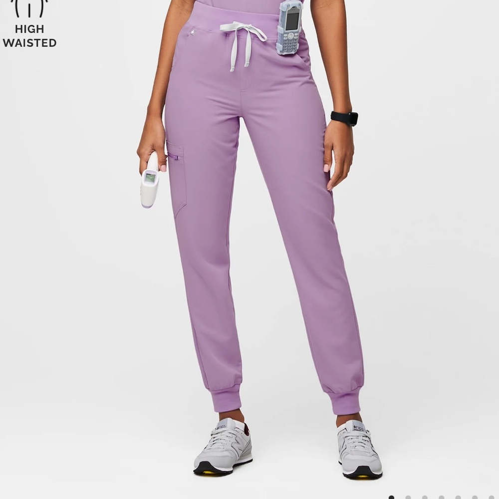 High Waisted Zamora Jogger Scrub Pants|Lavender Dew| size Small